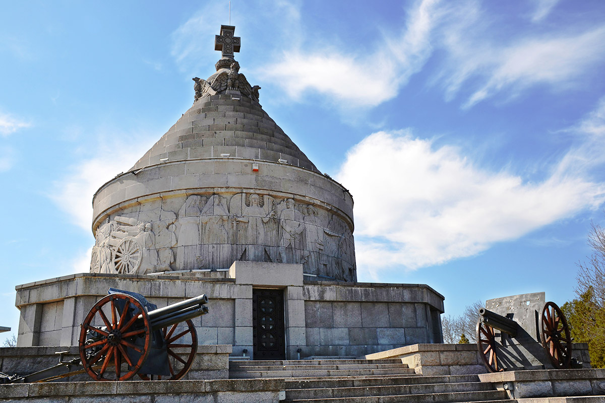 Muzeul si Mausoleul Eroilor de la Marasesti