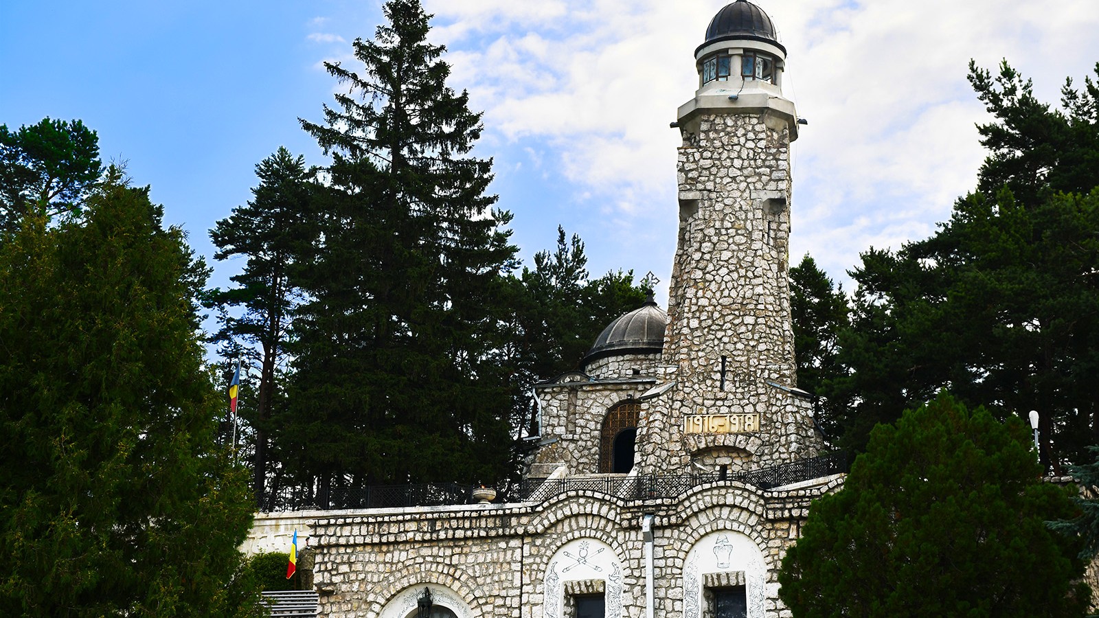 Mausoleul Eroilor de la Mateias