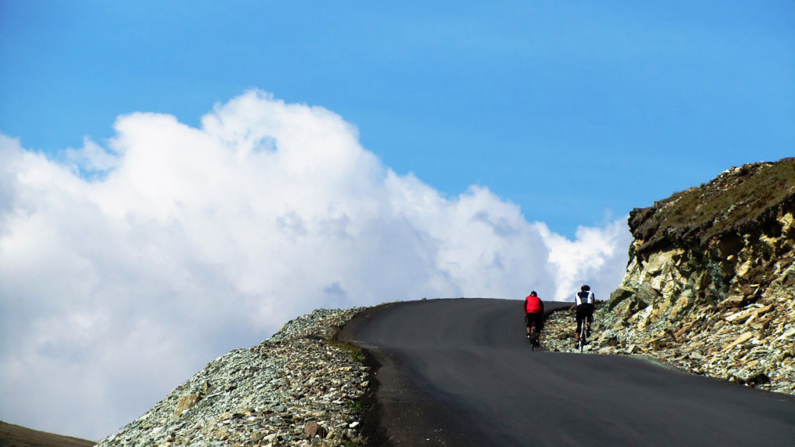 The most beautiful roads in Europe Transfagarasan & Transalpina