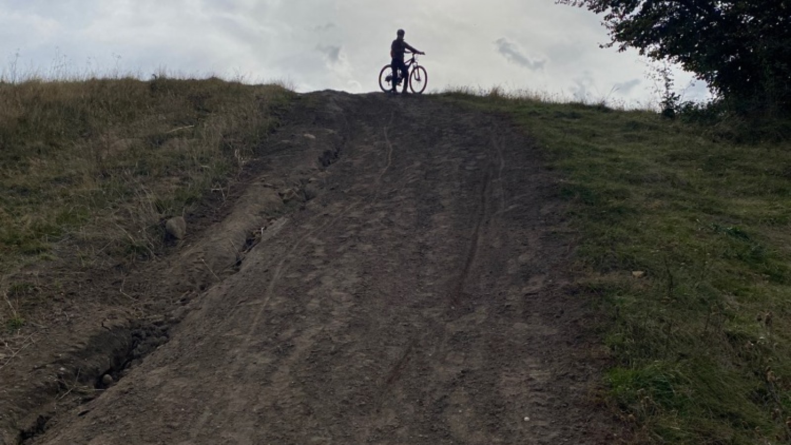 Traseu pe ebike spre Vârful Măgura