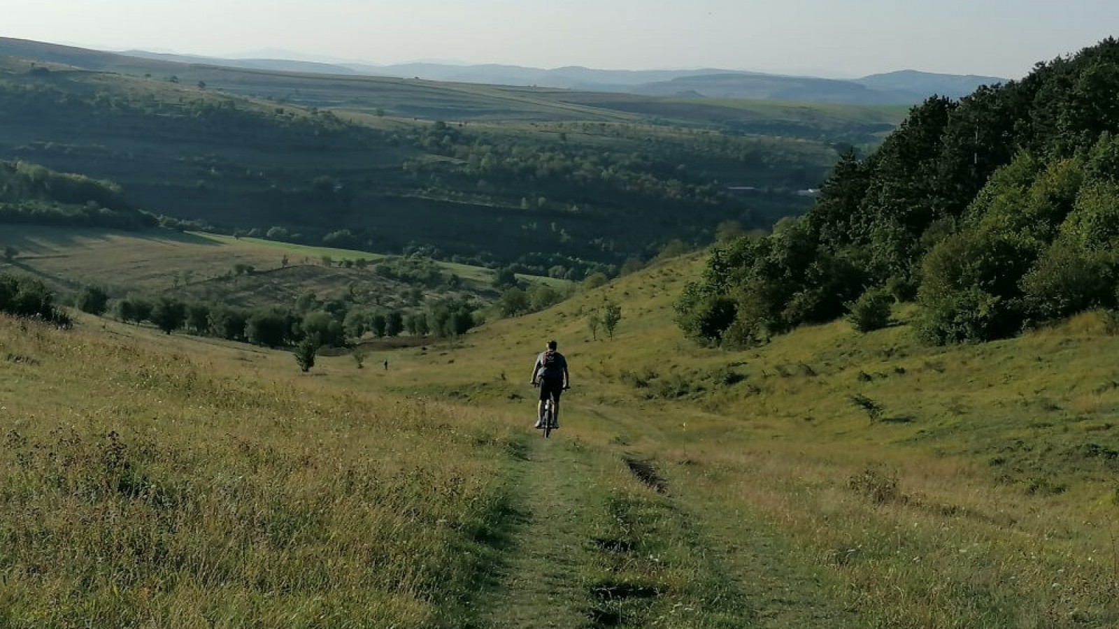 Traseu pe ebike spre Ochii Dealurilor