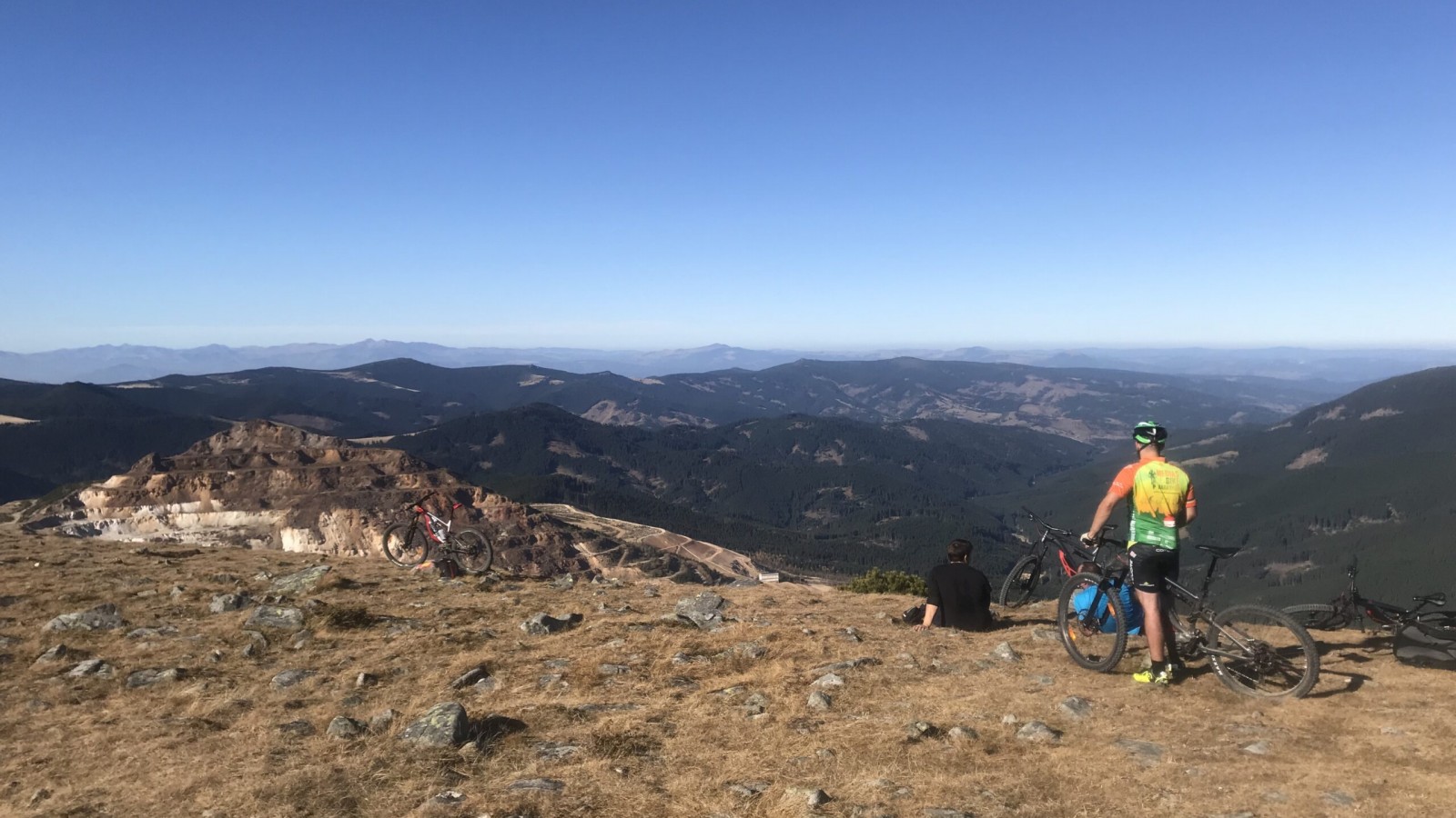 Explorează Munții Călimani pe ebike